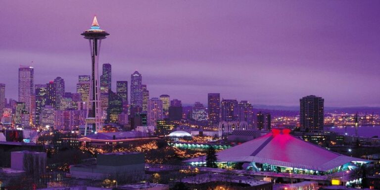 Seattle's Yuletide Magic: A Christmas Wonderland Tour Tour Overview