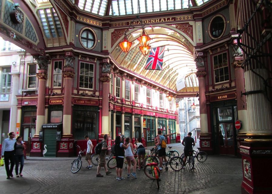 Secret London Tour by Bike - Exploring Eccentric Characters