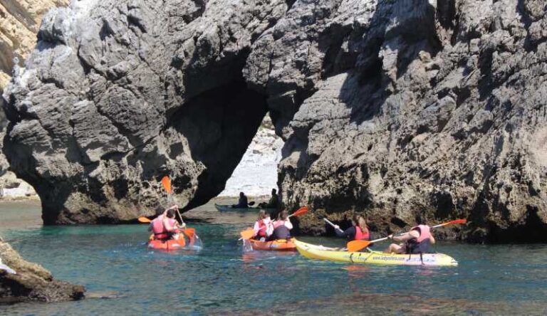 Sesimbra: Ribeiro Cavalo Beach, Caves, & Arrábida Kayak Tour Tour Overview