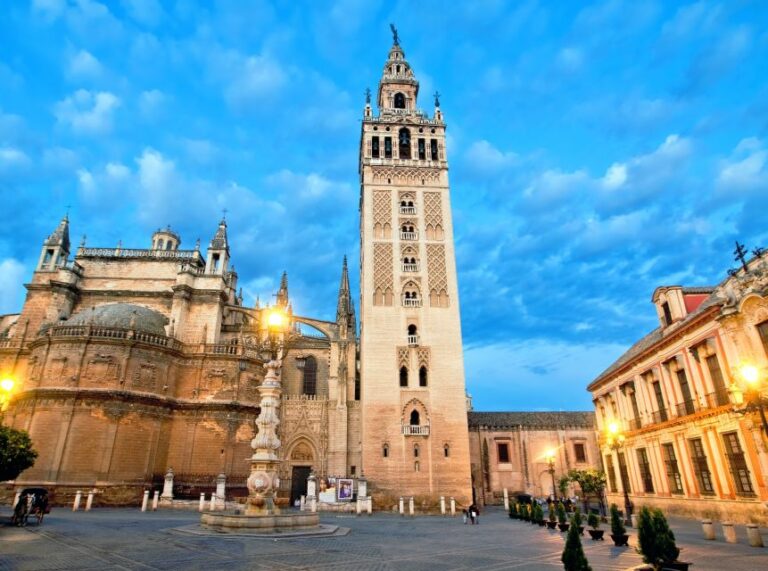 Seville: Historical City Center Private Tour Tour Overview