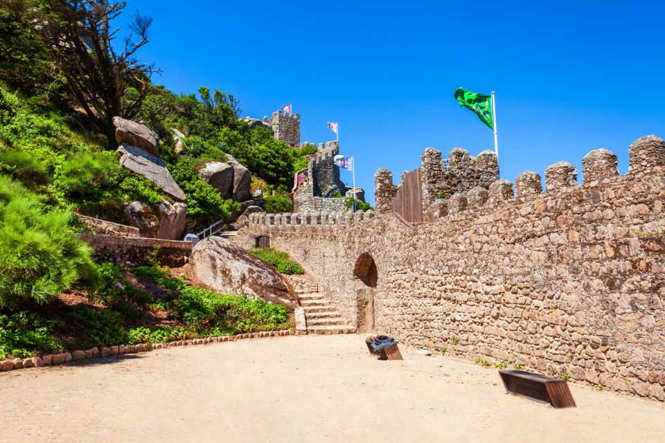 Sintra: Castle of the Moors E-Ticket & Optional Audio Guide - Audio Tour Content and Compatibility