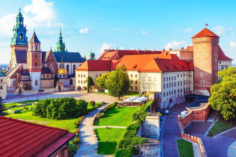 Skip The Line Wawel Castle Chambers Private Tour Tour Overview And Pricing