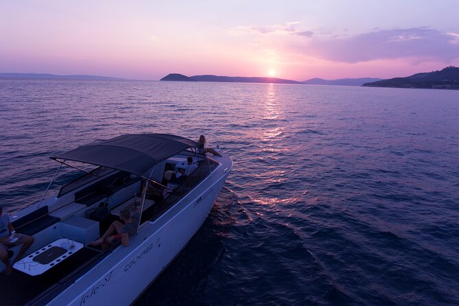 Small Group Powerboat Sunset Cruise - Inclusions and Features