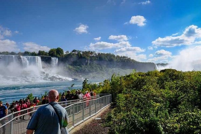 Small Group Tour of Niagara With Boat Cruise From Toronto - Full-Day Niagara Falls Tour