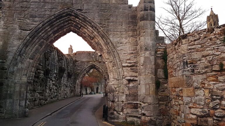 St Andrews: Ghost Tours Exclusive, Educational, Nonfiction Exploring The Paranormal In St Andrews