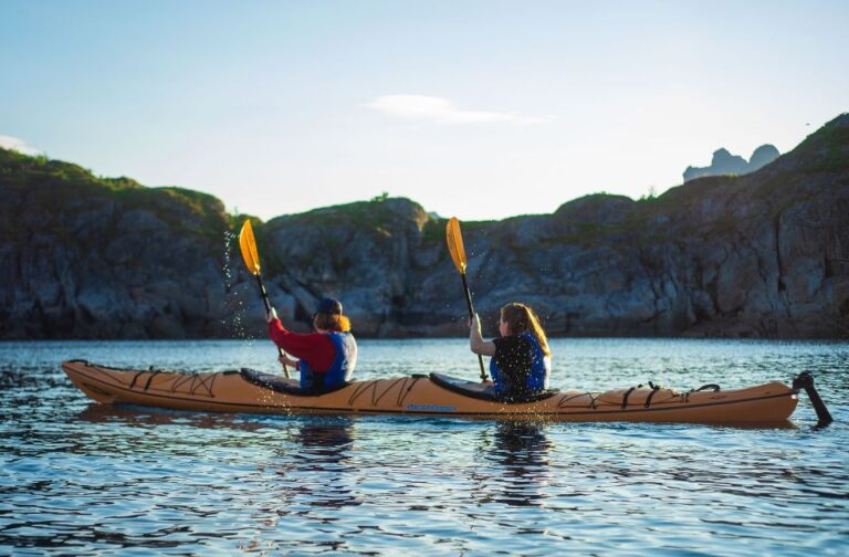 Svolvær: Evening Kayaking Adventure Paddle Along Svolvær Coast