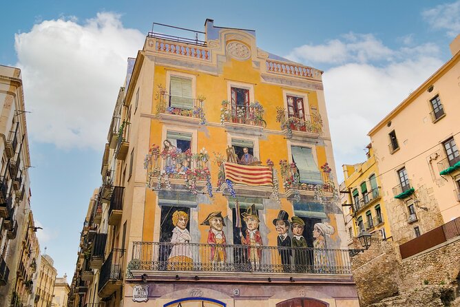 Tarragona Scavenger Hunt and Sights Self-Guided Tour - Exploring the Portal Del Roser