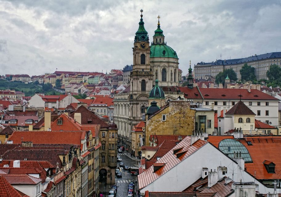 Tour Around Prague Castle and Lesser Town in Spanish - Tour Overview