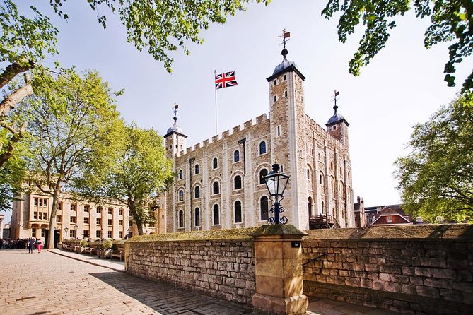 Tower Of London With London Hop On Hop Off Tour And River Cruise Timely Access To Londons Attractions