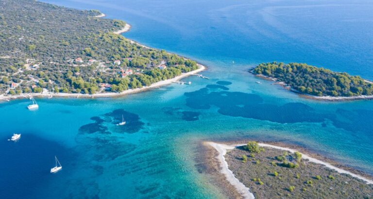 Trogir: White Lagoon, Maslinica & Blue Lagoon Speedboat Tour Tour Overview