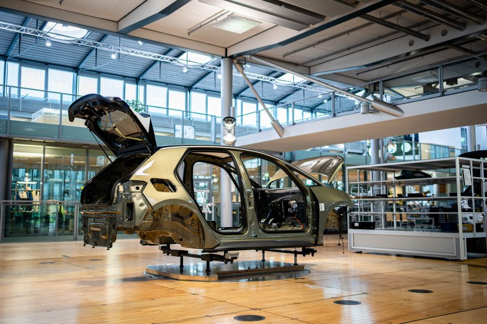 Volkswagen Id.3 Do It Yourself Tour - Private Tour of Transparent Factory