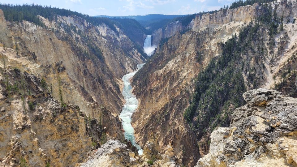 2-Day Guided Trip to Yellowstone National Park - Highlights of the Trip