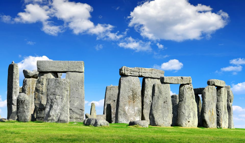 6-Hour Private Trip From London to Stonehenge - Transportation and Pickup