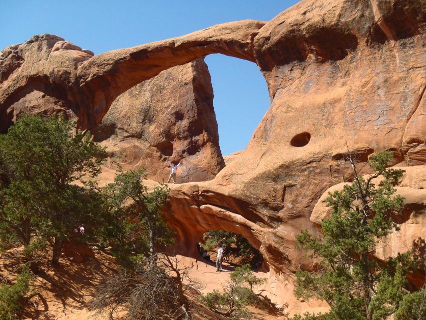 Afternoon Arches National Park 4x4 Tour - Discovering Captivating Arches