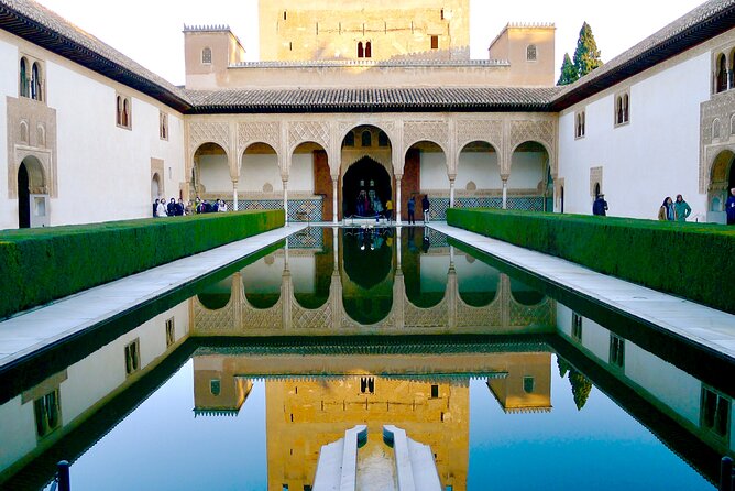 Alhambra and Nasrid Palaces: Skip-the-line Ticket and Local Guide - Customer Reviews