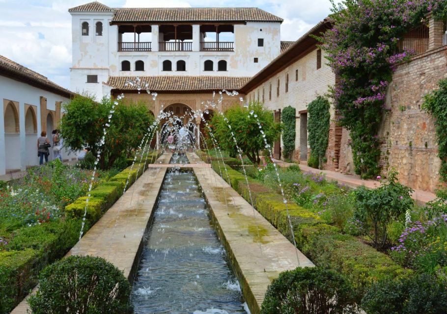 Alhambra & Generalife: Exclusive 3 Hour Private Tour - Highlights of the Tour