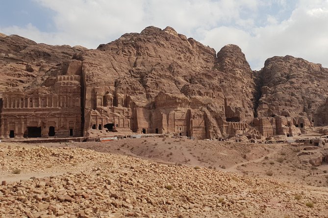 Amman and Aqaba Airport Lift to Petra and Wadi Rum - Transportation and Amenities