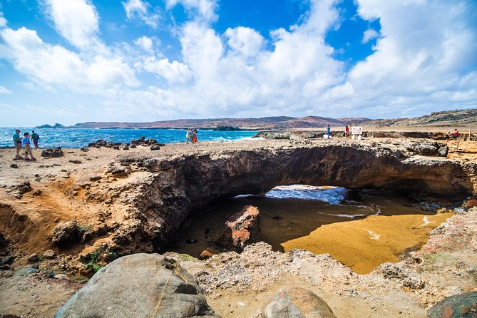 Aruba Island Sightseeing Tour Plus Arashi Beach Visit - Key Landmarks and Sights