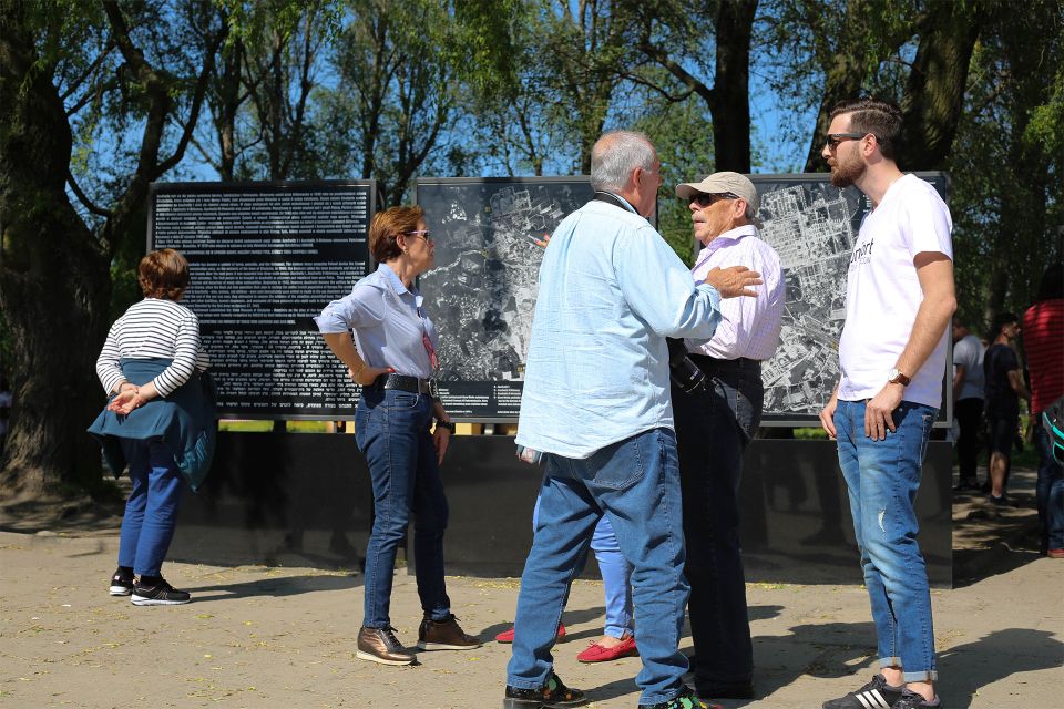 Auschwitz: Fast-Track Entry Ticket and Guided Tour - Itinerary and Experience