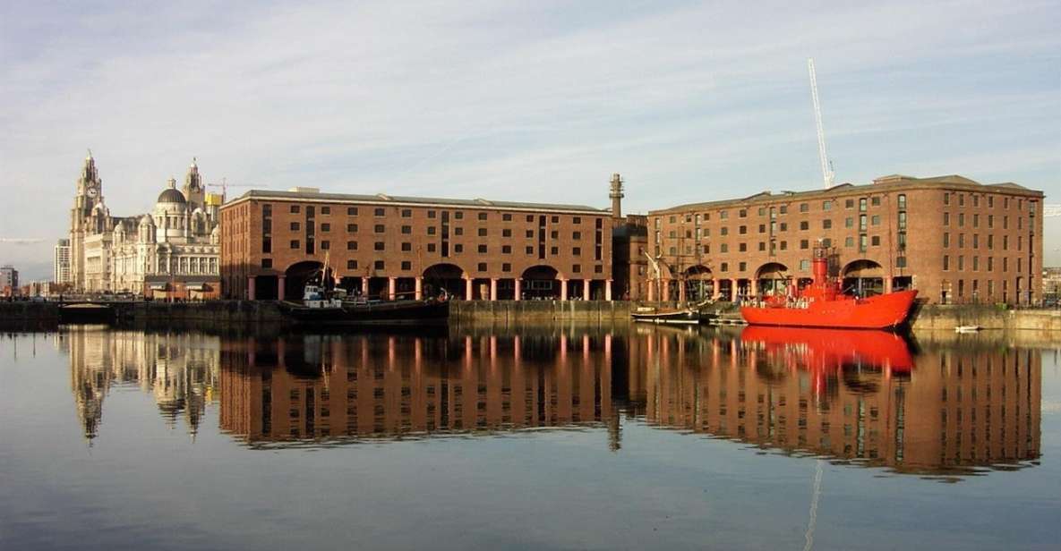 Awesome Corners of Liverpool – Family Walking Tour - Admiring Architectural Marvels