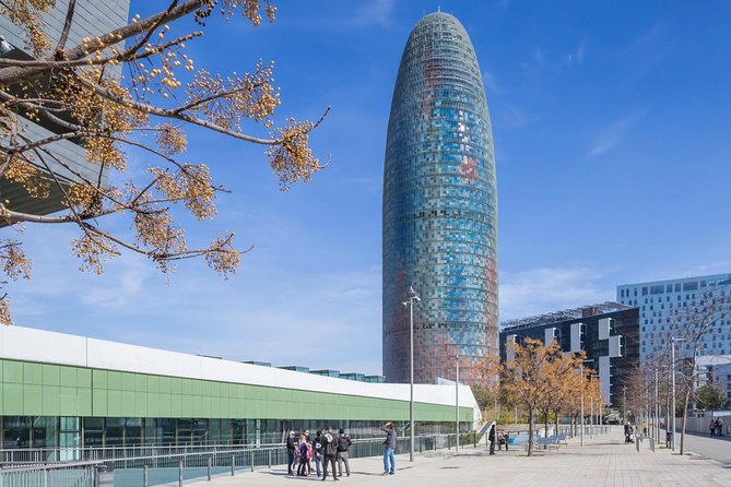 Barcelona and The Future. Regular Tour - Meeting and End Point