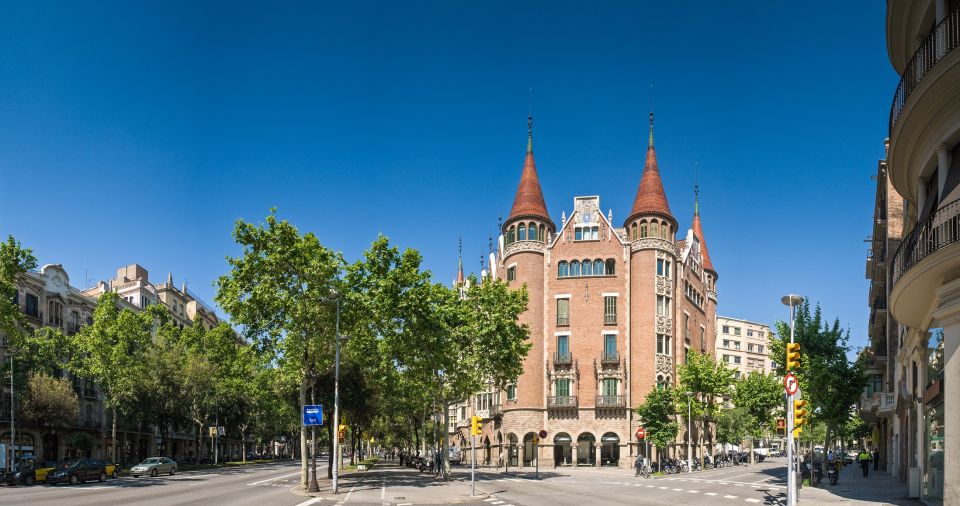 Barcelona: Gothic Quarter Private Guided Walking Tour - Highlights of the Gothic Quarter