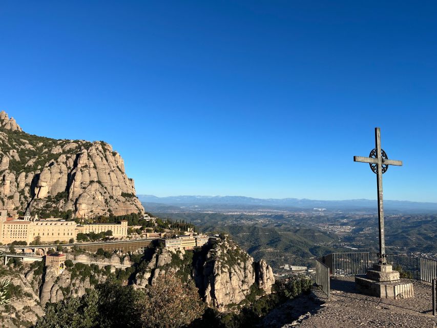 Barcelona: Montserrat Early Morning Tour With Pickup - Detailed Itinerary