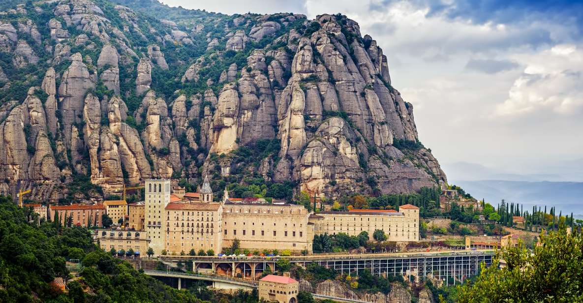 Barcelona: Montserrat Tour With Lunch & Wine Tasting Option - Itinerary and Experience