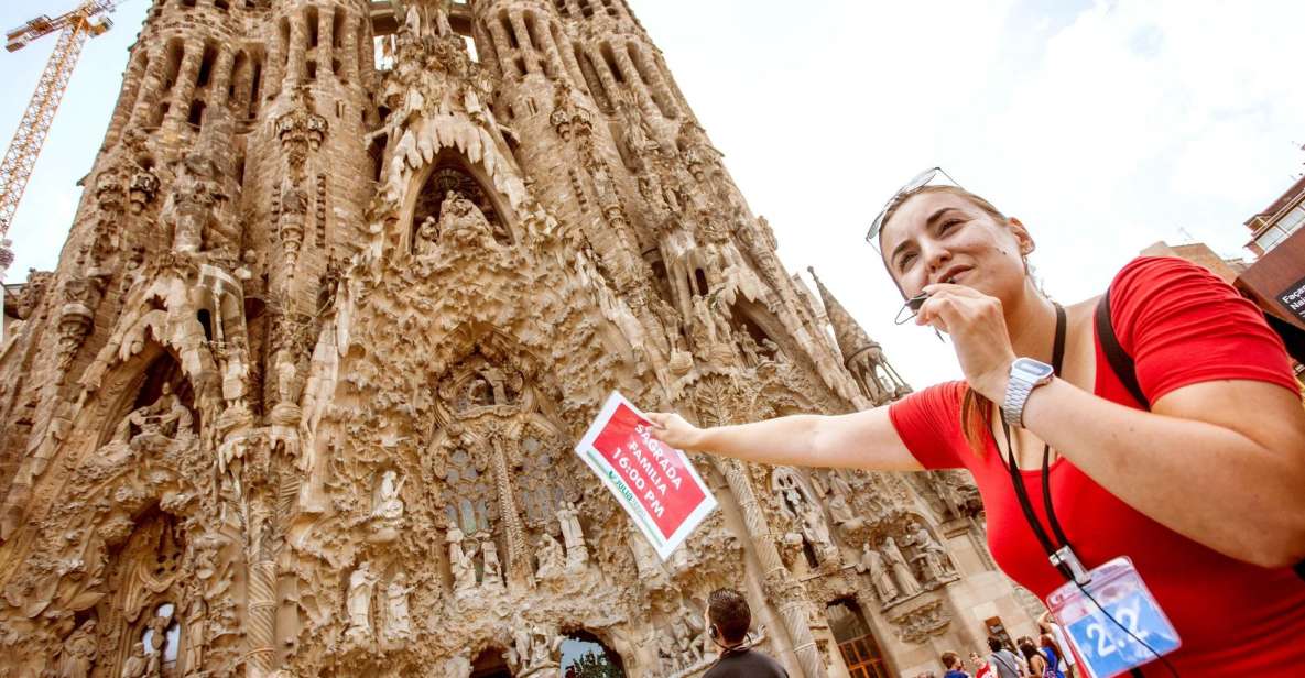 Barcelona: Sagrada Familia and Park Güell Guided Tour - Itinerary and Highlights