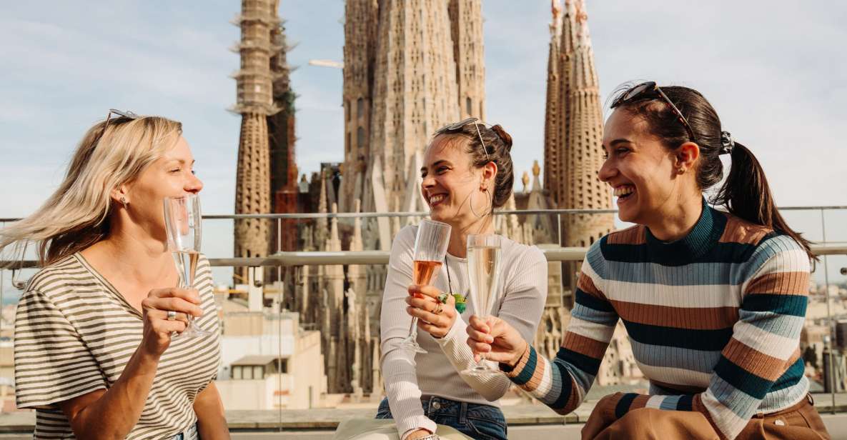 Barcelona: Sagrada Familia Evening Tour With Cava - Experience Highlights