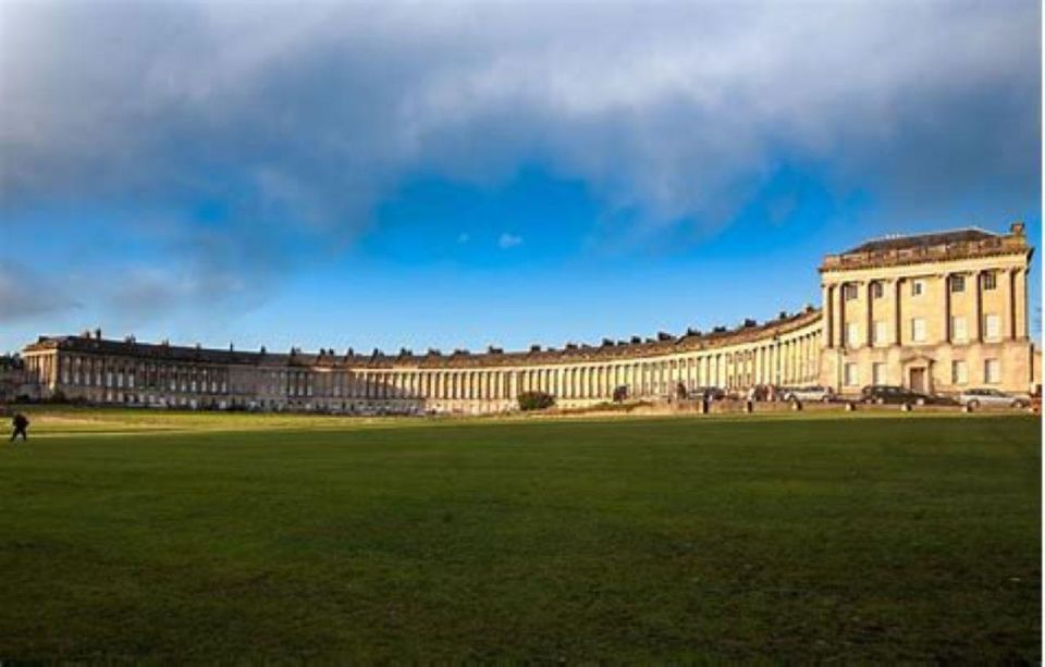 Bath: Guided Walking Tour of Historic Sights & Pubs (3h) - Exploring Bath Abbey