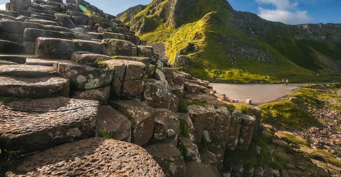 Belfast and Giants Causeway: 2-Day Guided Tour - Itinerary Highlights