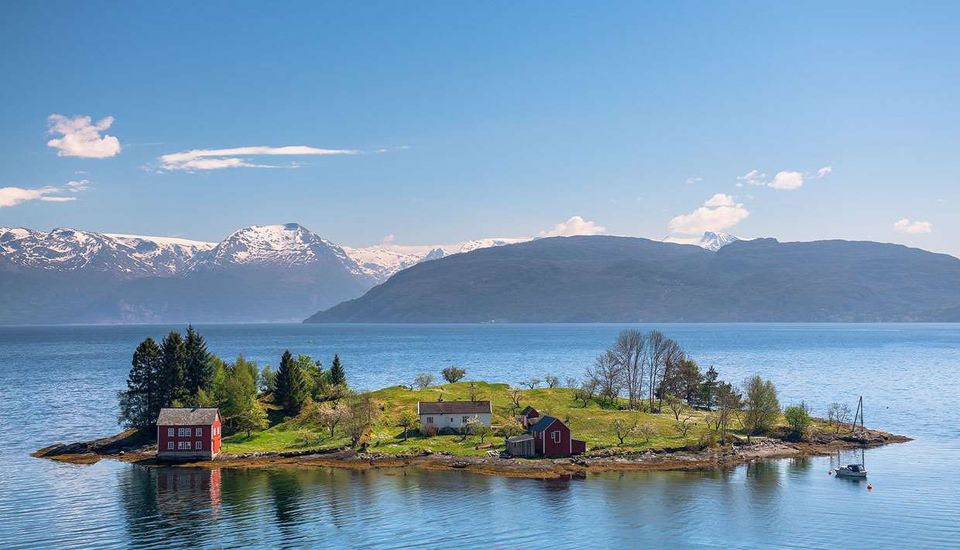 Bergen: Hardanger Fjord Cruise & Vøringsfossen Private Tour - Hardangerfjord Cruise