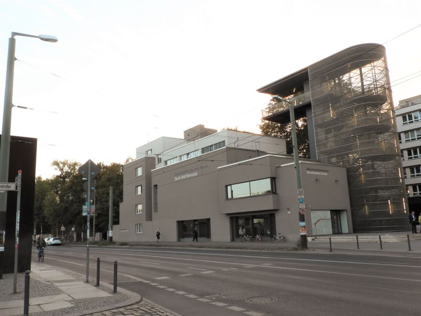 Berlin: 2-Hour Berlin Wall Tour - Exploring the Berlin Wall Memorial