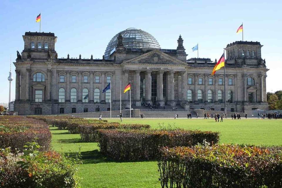 Berlin: Cold War and Berlin Wall Smartphone Audio Tour - Experience Highlights