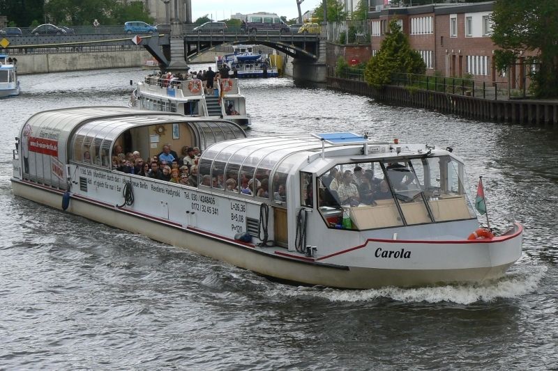 Berlin: Hop-On Hop-Off City Tour by Bus and Boat - Exploring the City by Bus