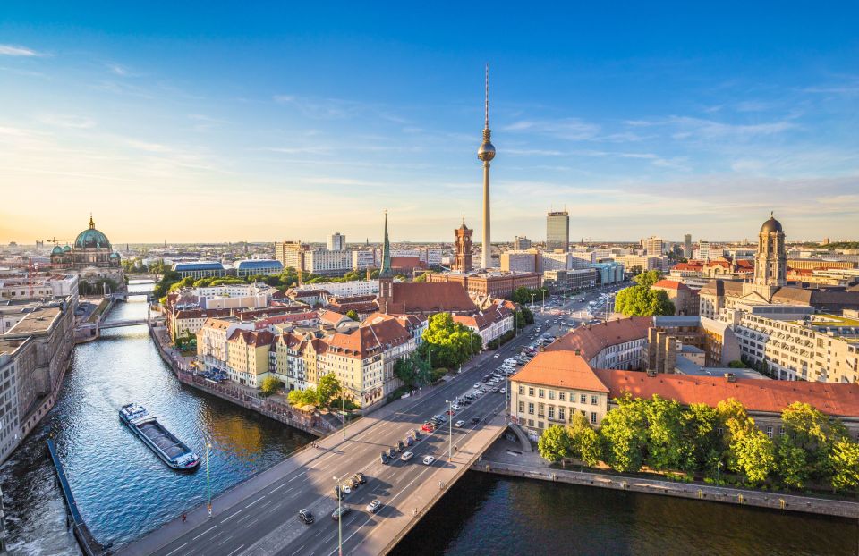 Berlin: Private City Center Highlights Walking Tour - Key Highlights of the Tour