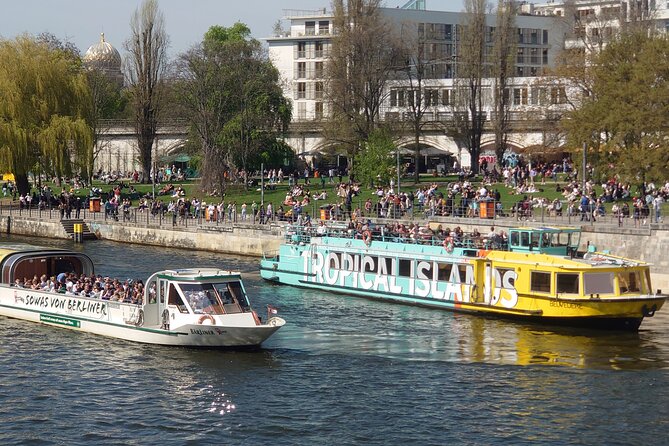 Berlin Sightseeing Boat Tour on the Spree - Audio and Tour Experience