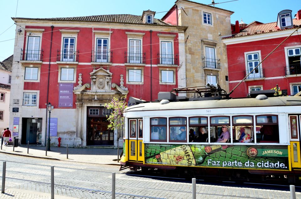 Best of Lisbon Walking Tour: Rossio, Chiado & Alfama - Itinerary Highlights