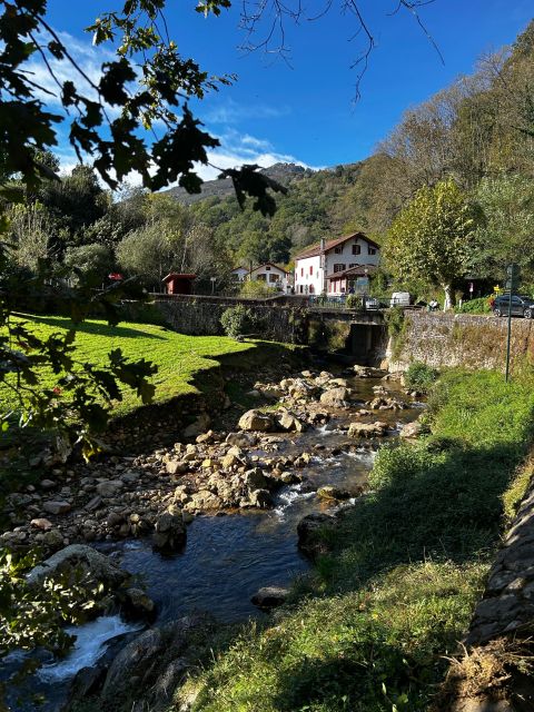 Biarritz: Day Tour of the Most Beautiful Basque Villages - Saint-Jean-De-Luz: Coastal Gem