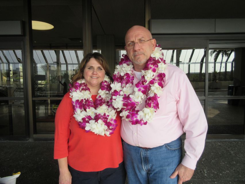 Big Island: Kona Airport Traditional Lei Greeting - Greeting Details