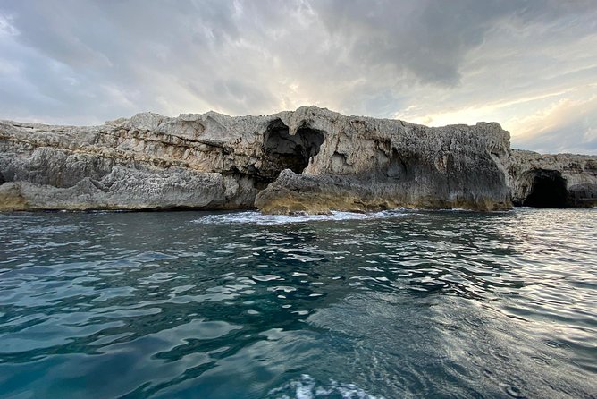 Boat Tour Ortigia, Sea Caves and Pillirina 2h - Meeting and End Point