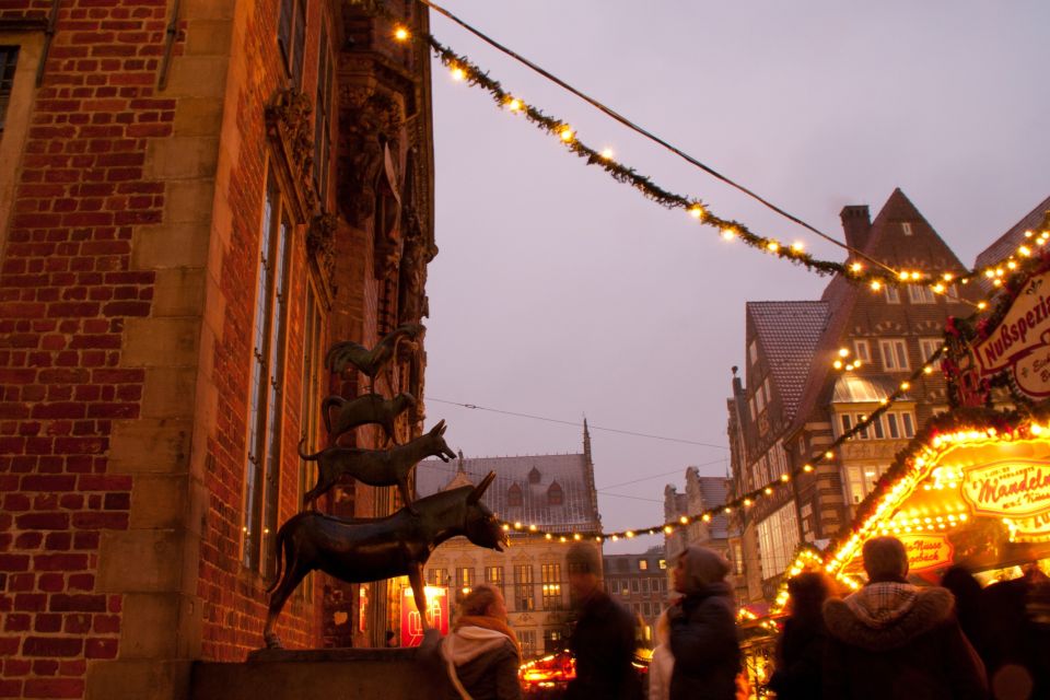 Bremen: Fairy Tale Christmas Guided Walking Tour in English - Admiring UNESCO World Heritage Sites