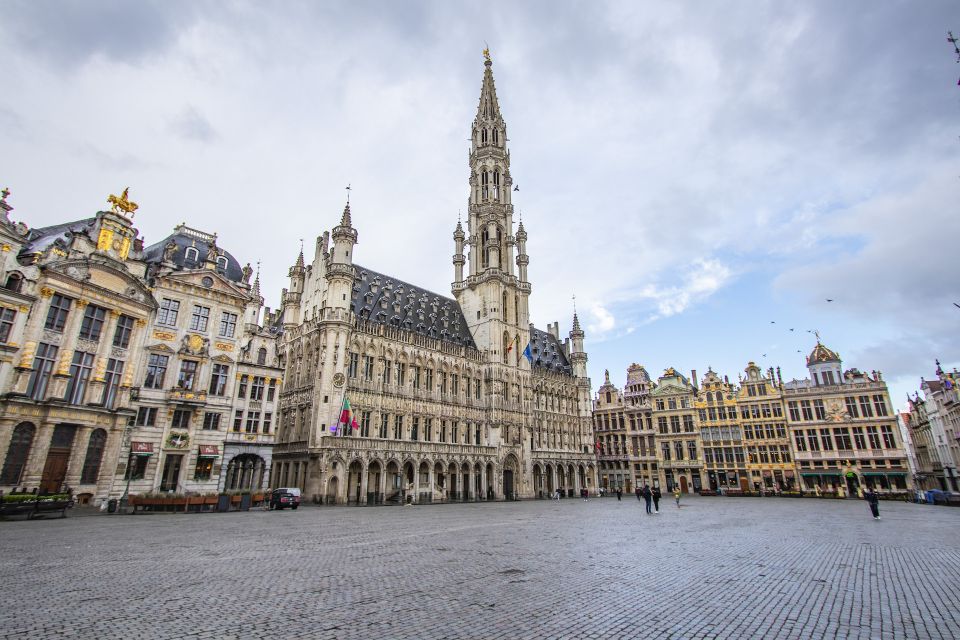 Brussels: Express Walk With a Local in 60 Minutes - Experience Highlights