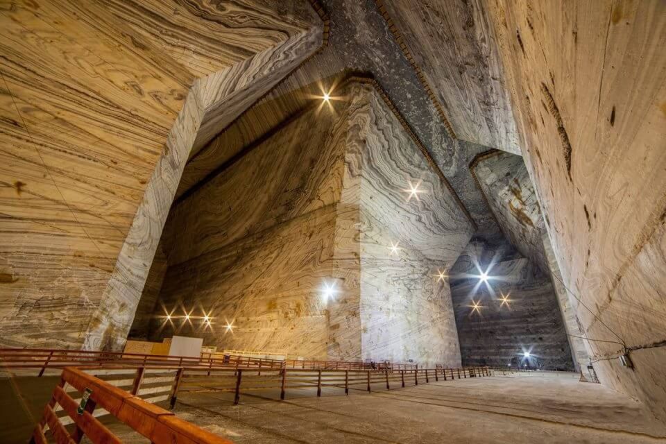 Bucharest: Salt Mine, Winery and Dracula Grave - Private - Itinerary Highlights