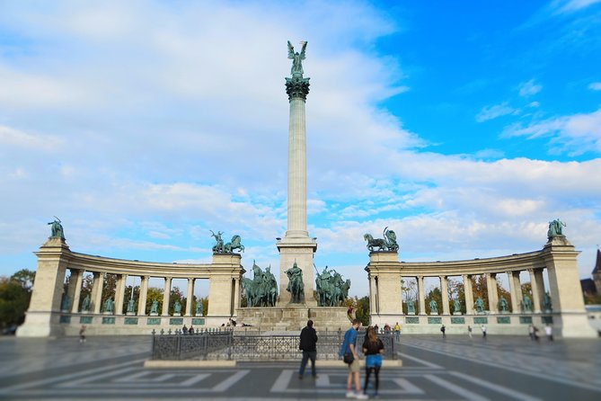 Budapest in a Day Private Luxury Sightseeing Tour - Iconic Institutions and Monuments