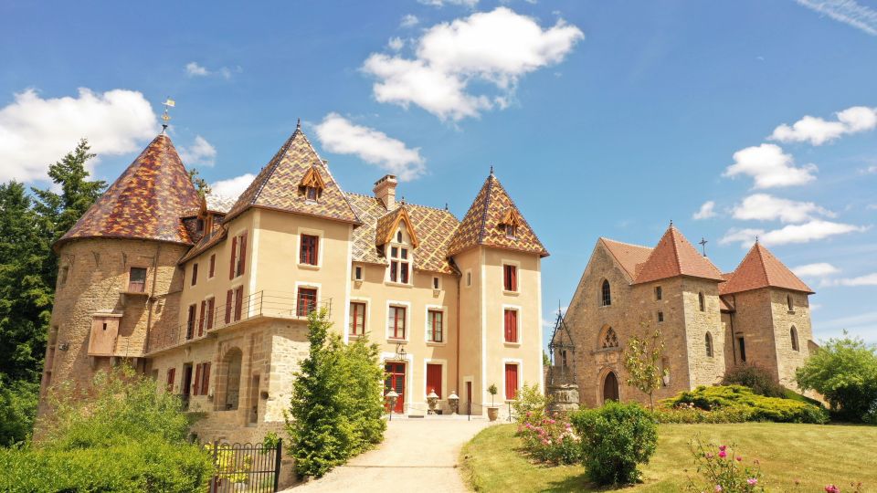 Burgundy: Audio-Guided Tour of Château De Couches - Architectural Features of the Château