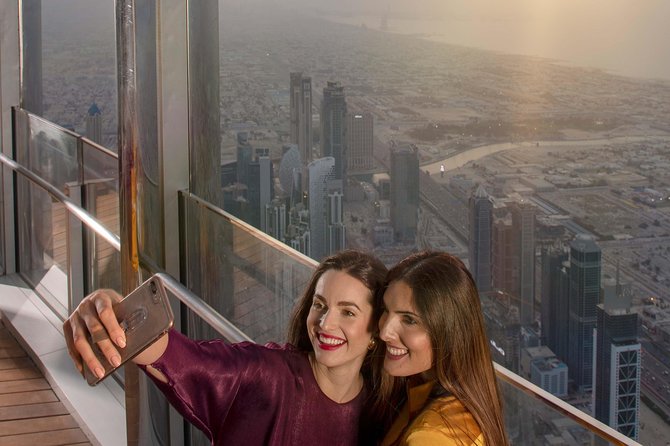 Burj Khalifa 125th Floor, Lunch or Dinner at Rooftop Burj Club - Burj Club Restaurant Dining Options