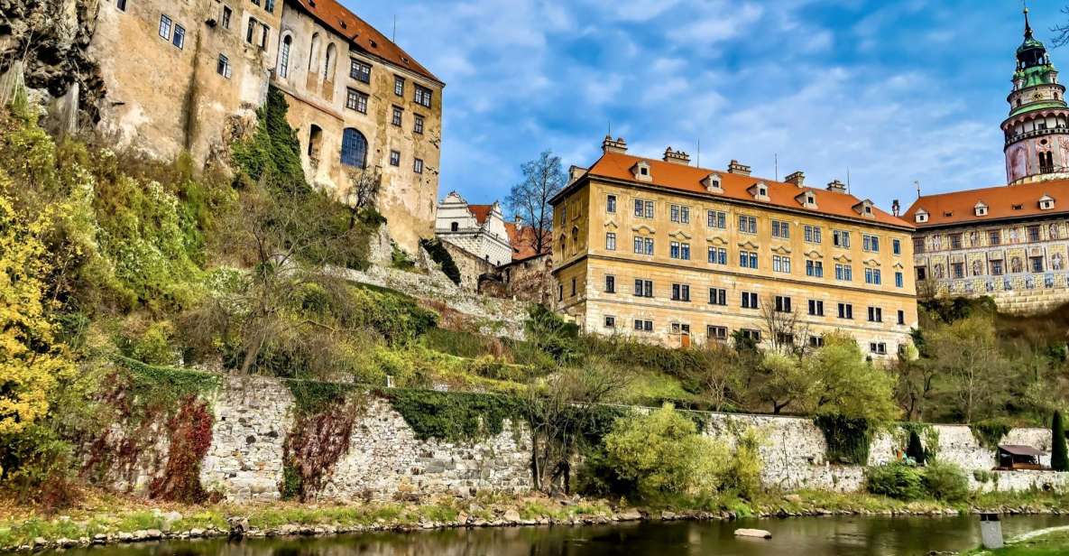 Cesky Krumlov: Express Walk With a Local in 60 Minutes - Experience Highlights