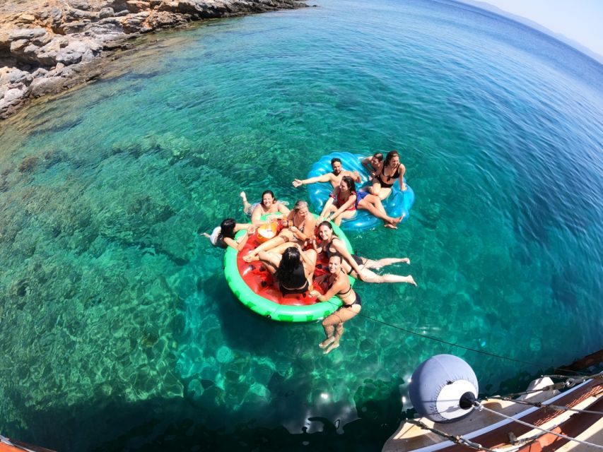 Cesme: Small Group Boat Tour With Open Buffet Lunch - Tranquil Environment